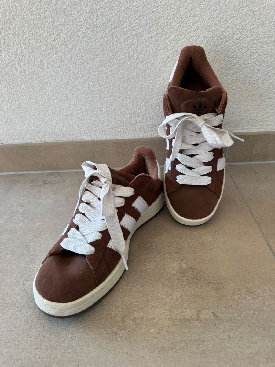 Adidas Scarpe da uomo: Baskets Adidas marron et blanc taille usagée – Usato da Denges venduto da Simonlei 1