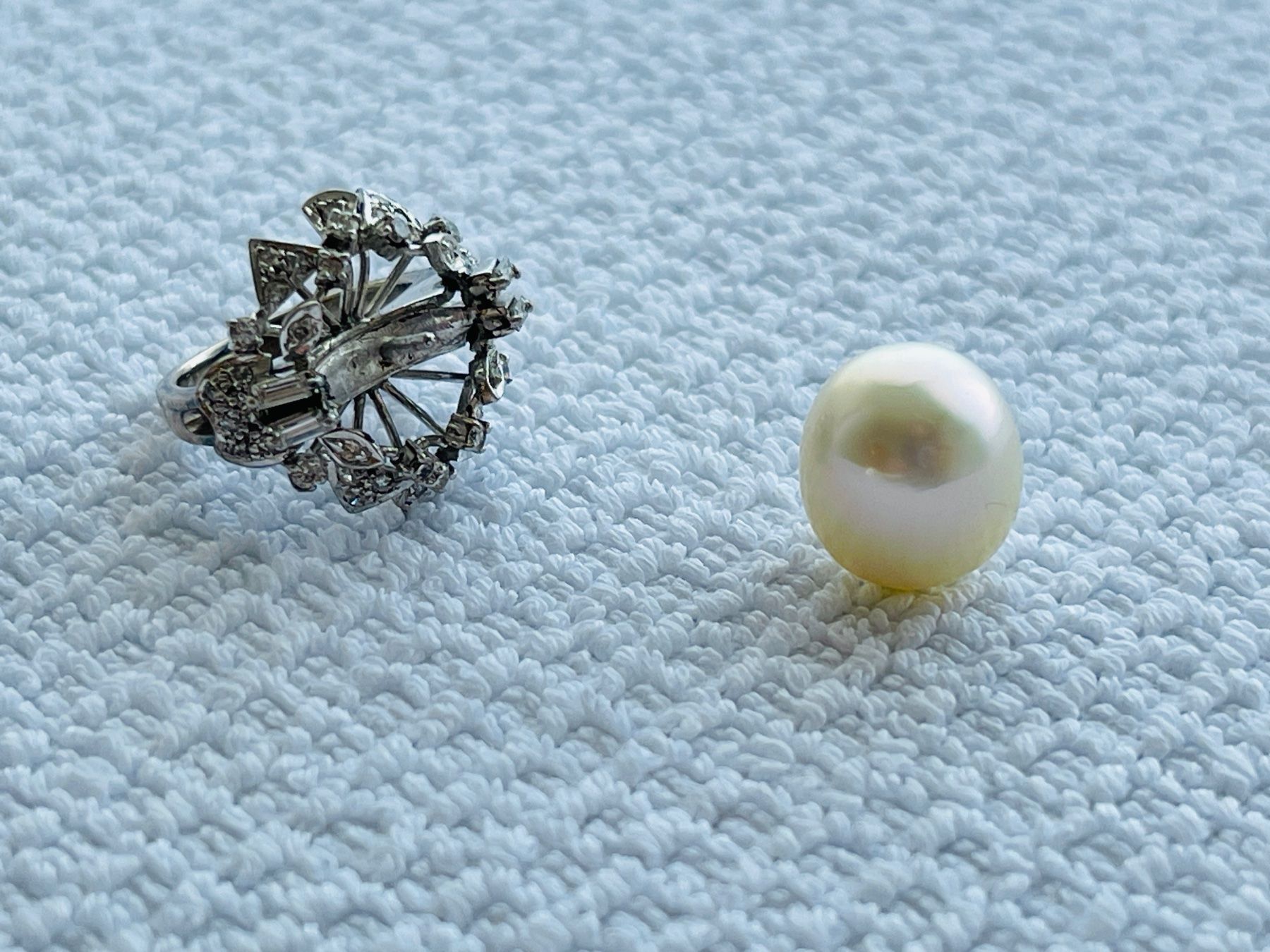 Anelli: Erstklassige Südsee-Perle mit Diamant-Ringfassung – Usato da Männedorf venduto da Olumio