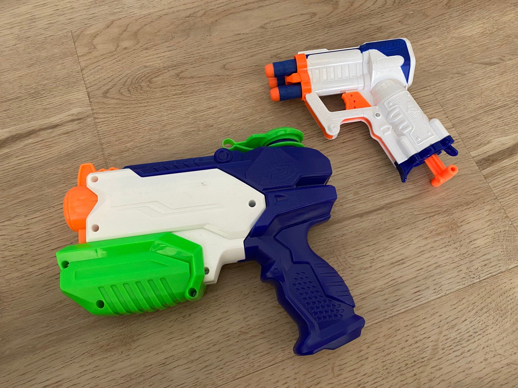 Nerf Jouets: Nerf Super Soaker + Nerf Elite Triad EX-3 Set – D'occasion à Wetzikon ZH par BackToRetro 1
