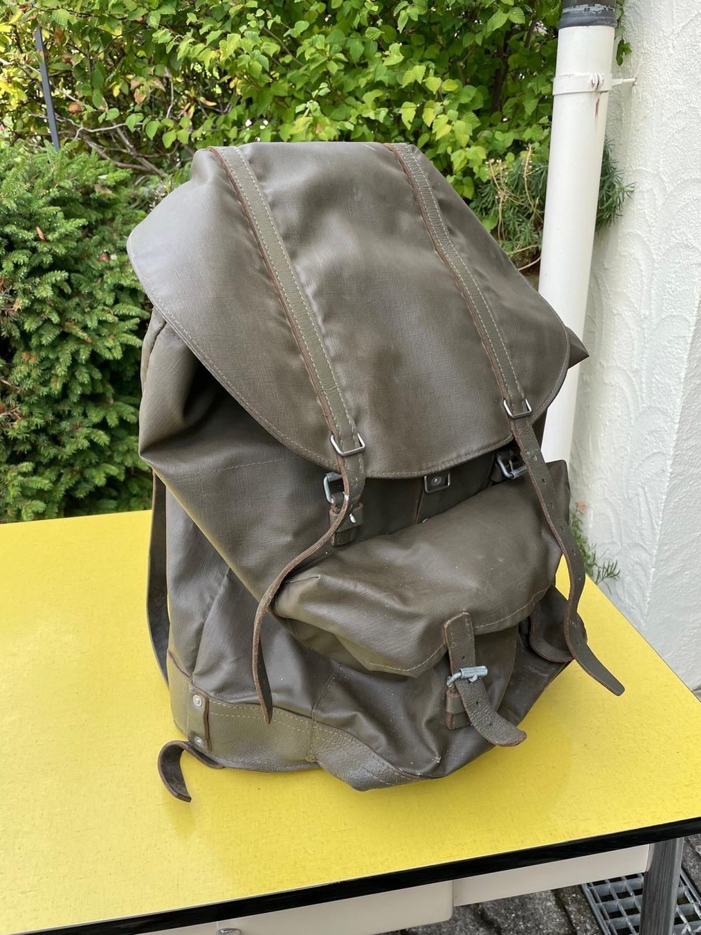 Schweizer Armee Zaini: Original Militärrucksack – Usato da Herzogenbuchsee venduto da jemar 1