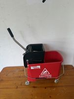 Wischwagen / Fahreimer mit Mopppresse