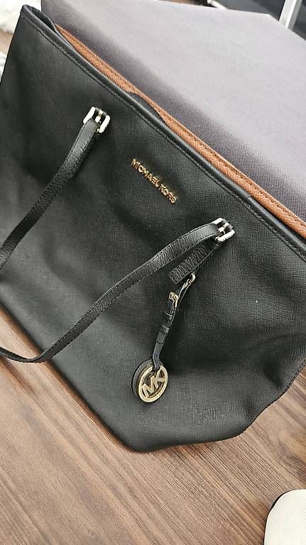 Sacs femmes: Tasche Michael Kors schwarz – D'occasion à Amriswil par dga_b9vw