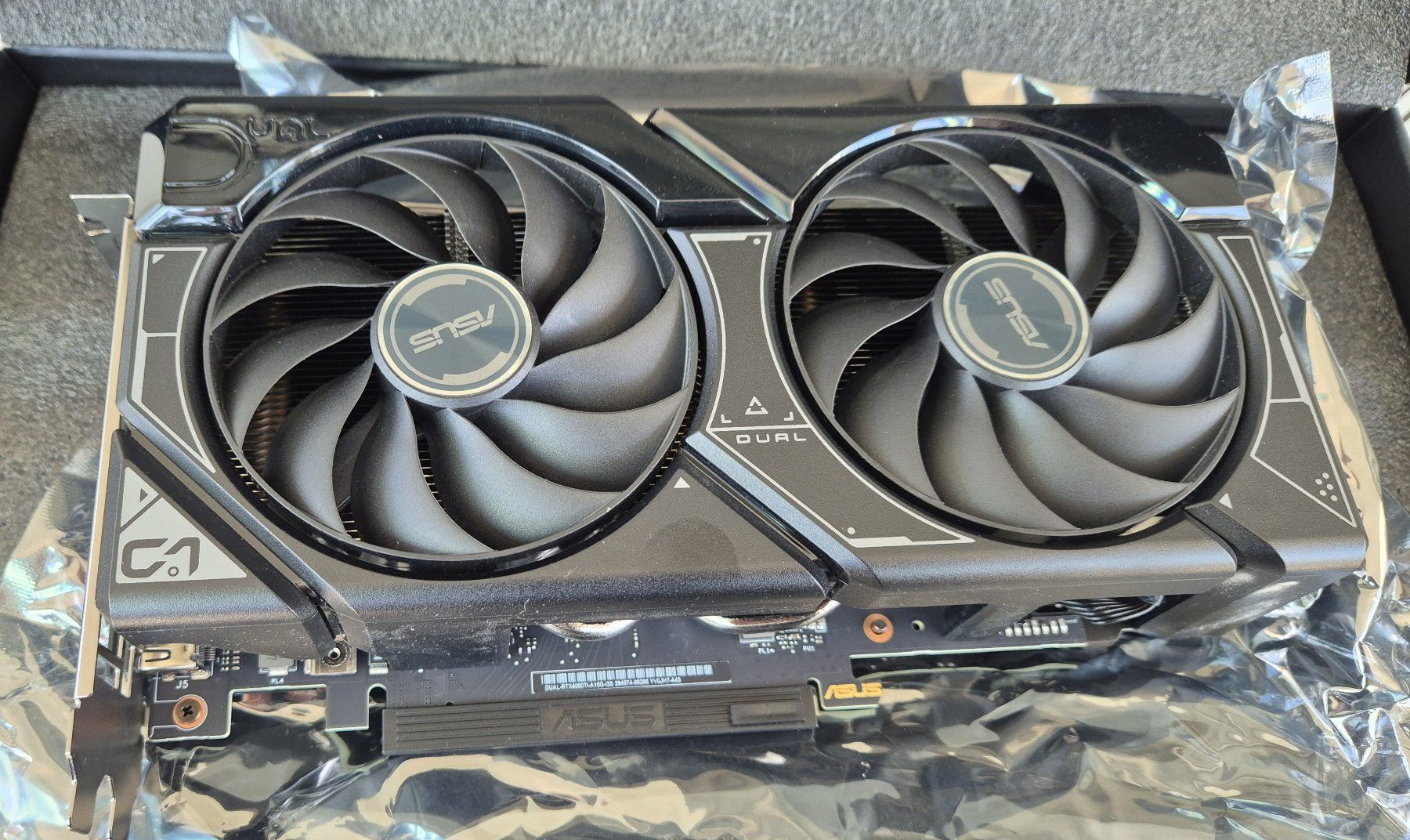 Asus Cartes graphiques: ASUS Dual GeForce RTX 4060 Ti – D'occasion à Neuchâtel par lorenzollamas