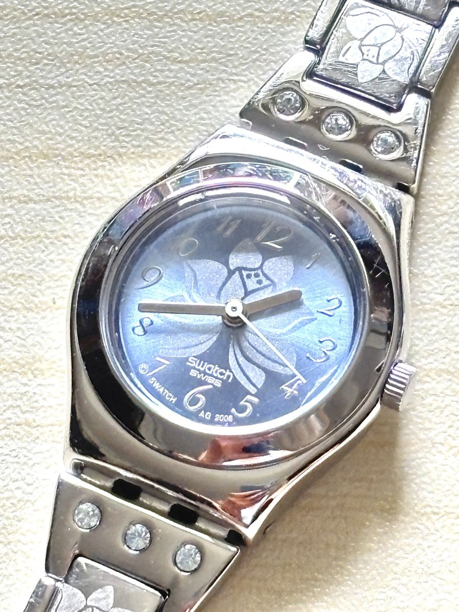 Swatch Orologi: Swatch Damenuhr blau floral  – Usato da Grenchen venduto da chththl