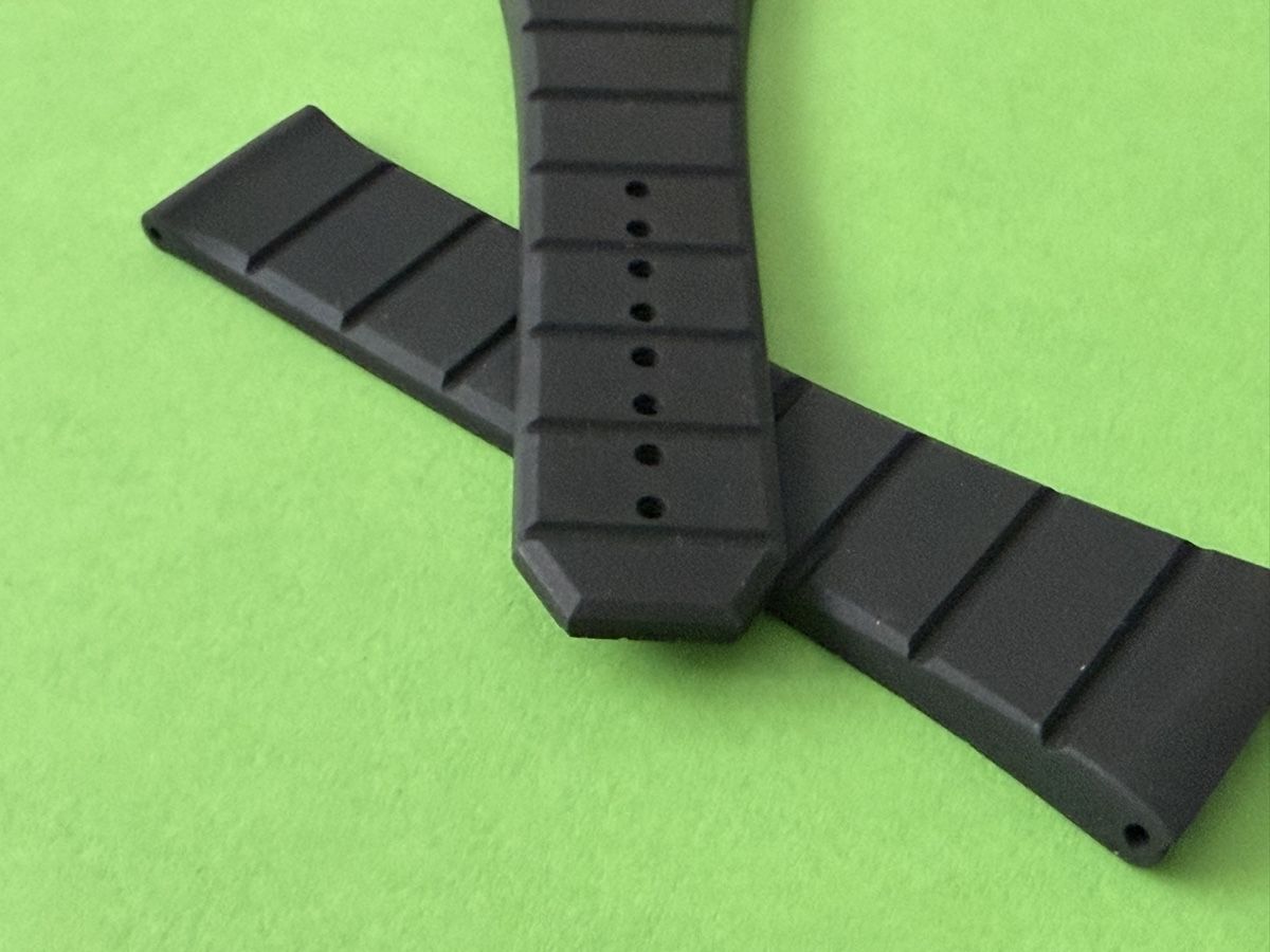 Armbänder & -reifen: OMEGA Bracelet en caoutchouc – Gebraucht aus Bassecourt von 59.00chf 3
