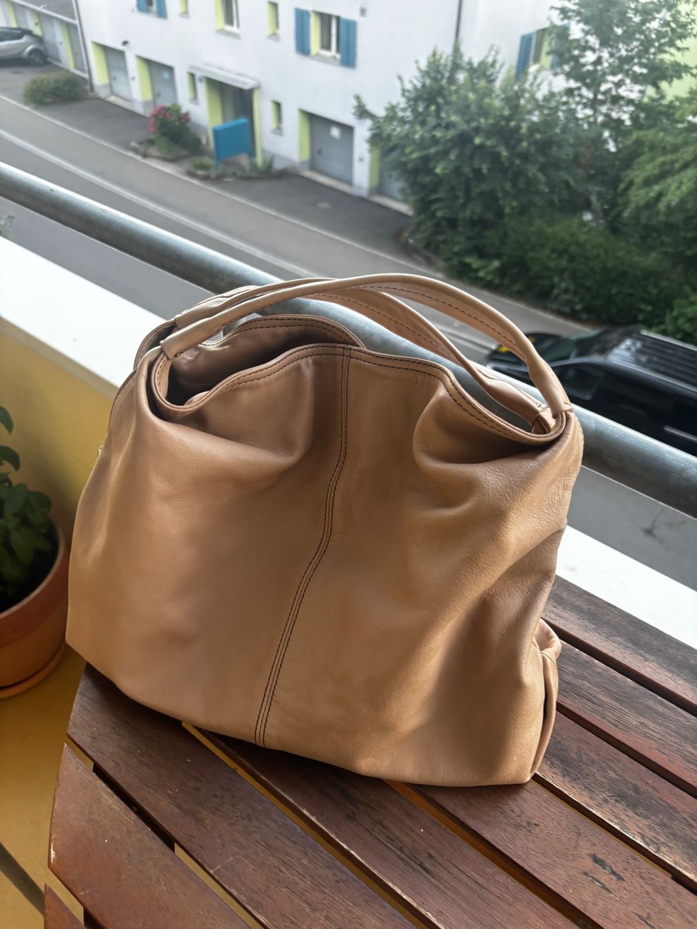 Furla Borse da donna: Furla Elisabethbag Size M - Kalbsleder – Nuovo (secondo la descrizione) da Oberengstringen venduto da YogiM86