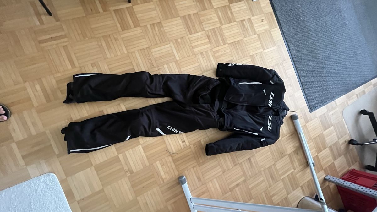 Dainese Lotti di vestiti: Dainese Motorradkombi – Usato da Ennetbürgen venduto da aar_dn7z 1