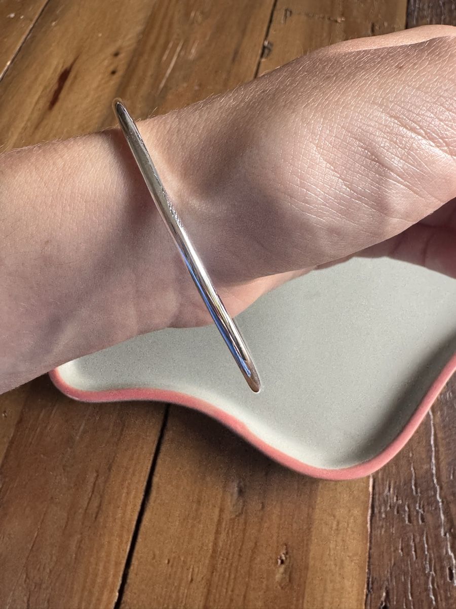 Armbänder & -reifen: Silber 925 Armreif, minimalistisch – Neu und originalverpackt aus Männedorf von mariadelrocioeberle