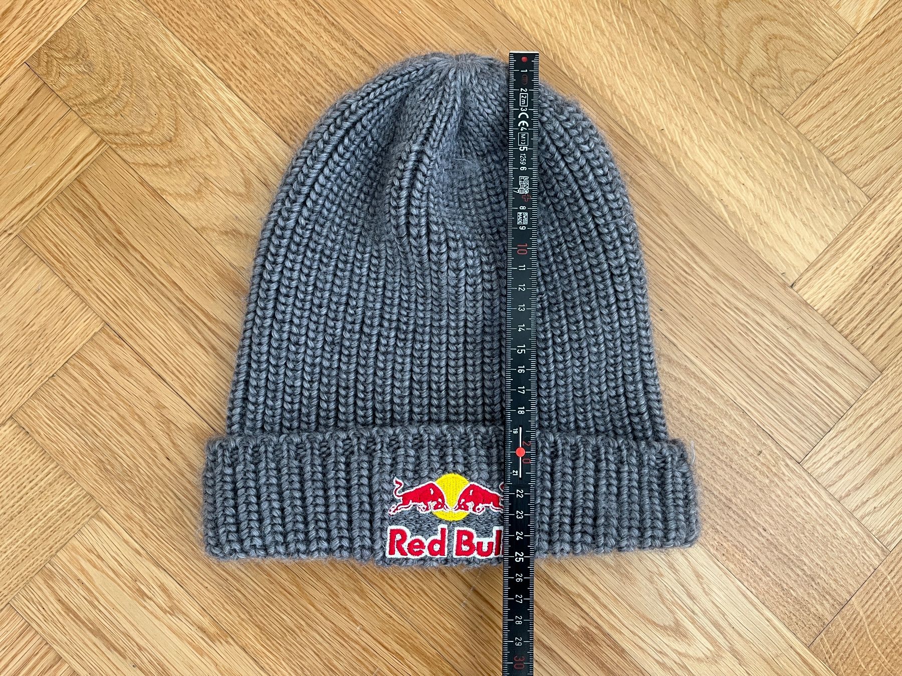 Red Bull Hüte, Mützen & Caps: Red Bull Mütze grau original selten – Gebraucht aus Zürich von bretxo 8