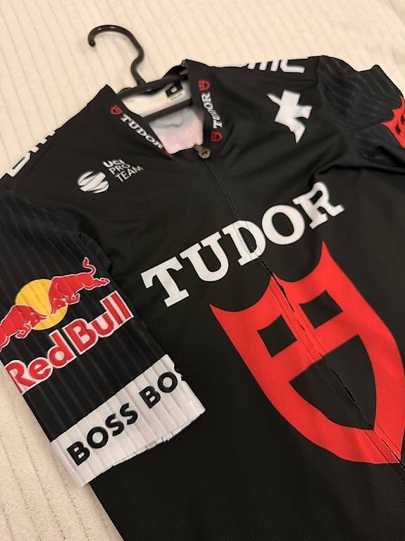 Canottiere & Pantaloni: Assos, Equipe RS Jersey  – Usato da Kriegstetten venduto da Levin7 1