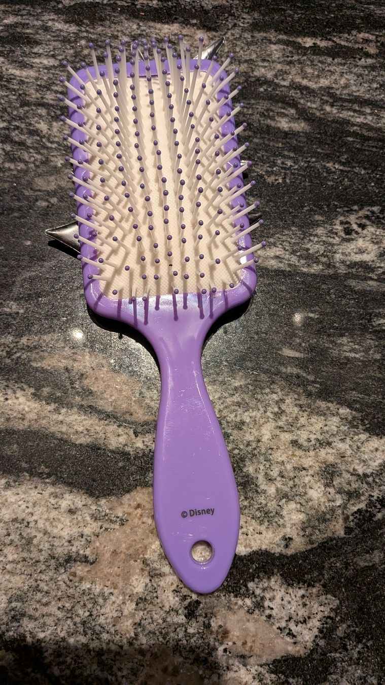 Sonstige Haarpflege: Haarbürste  – Neu und originalverpackt aus Wattenwil von karinschaw
