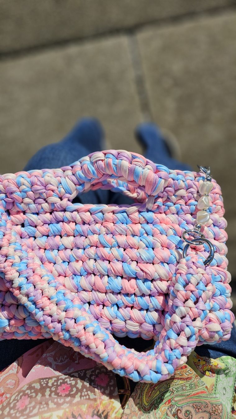 Taschen für Damen: Tasche mit Perlenkette, pastellfarben – Neu und originalverpackt aus Fehraltorf von lisam16 6