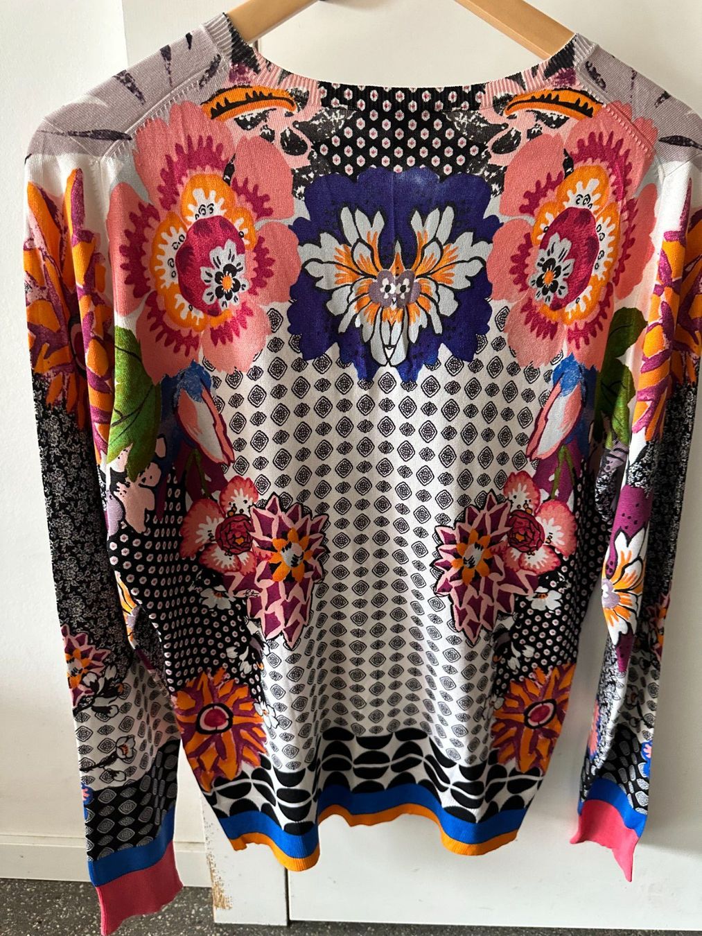 Etro Maglioni & Felpe: Schicker neuer ETRO-Pullover aus 100 % Seide, 890 CHF – Nuovo e nell'imballaggio originale da Genève venduto da Mycollection 1