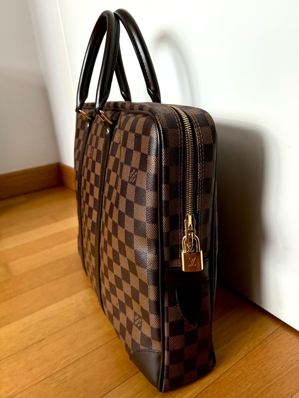 Taschen: Louis Vuitton Porte Documents Voyage Damier Tasche – Gebraucht aus Luzern von schuhparadies159 2
