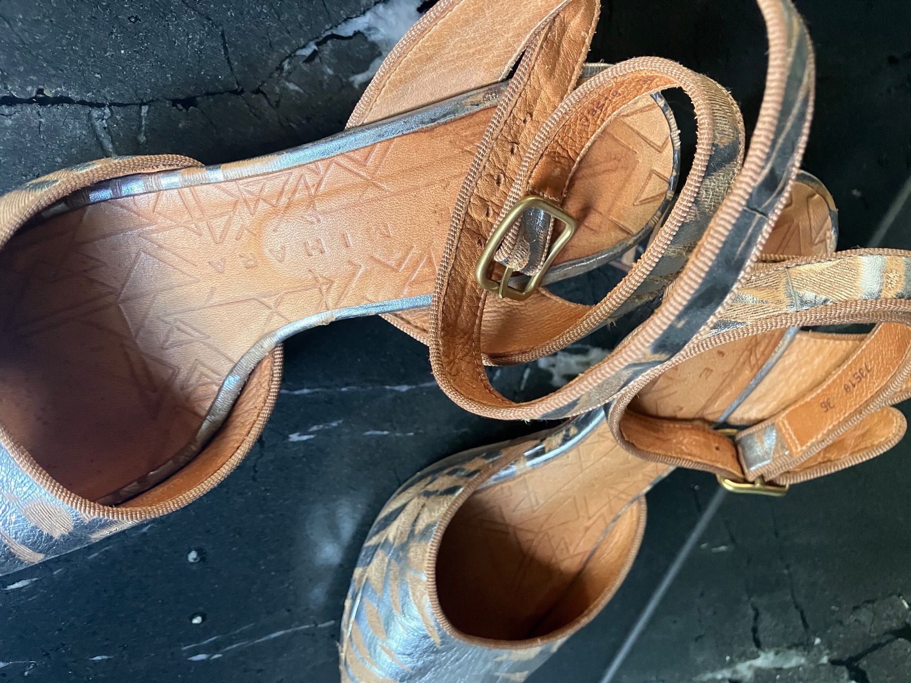 Chie Mihara Scarpe da donna: Sandales à talon chie mihara 36 – Usato da Niederwangen BE venduto da audreychkaya 5