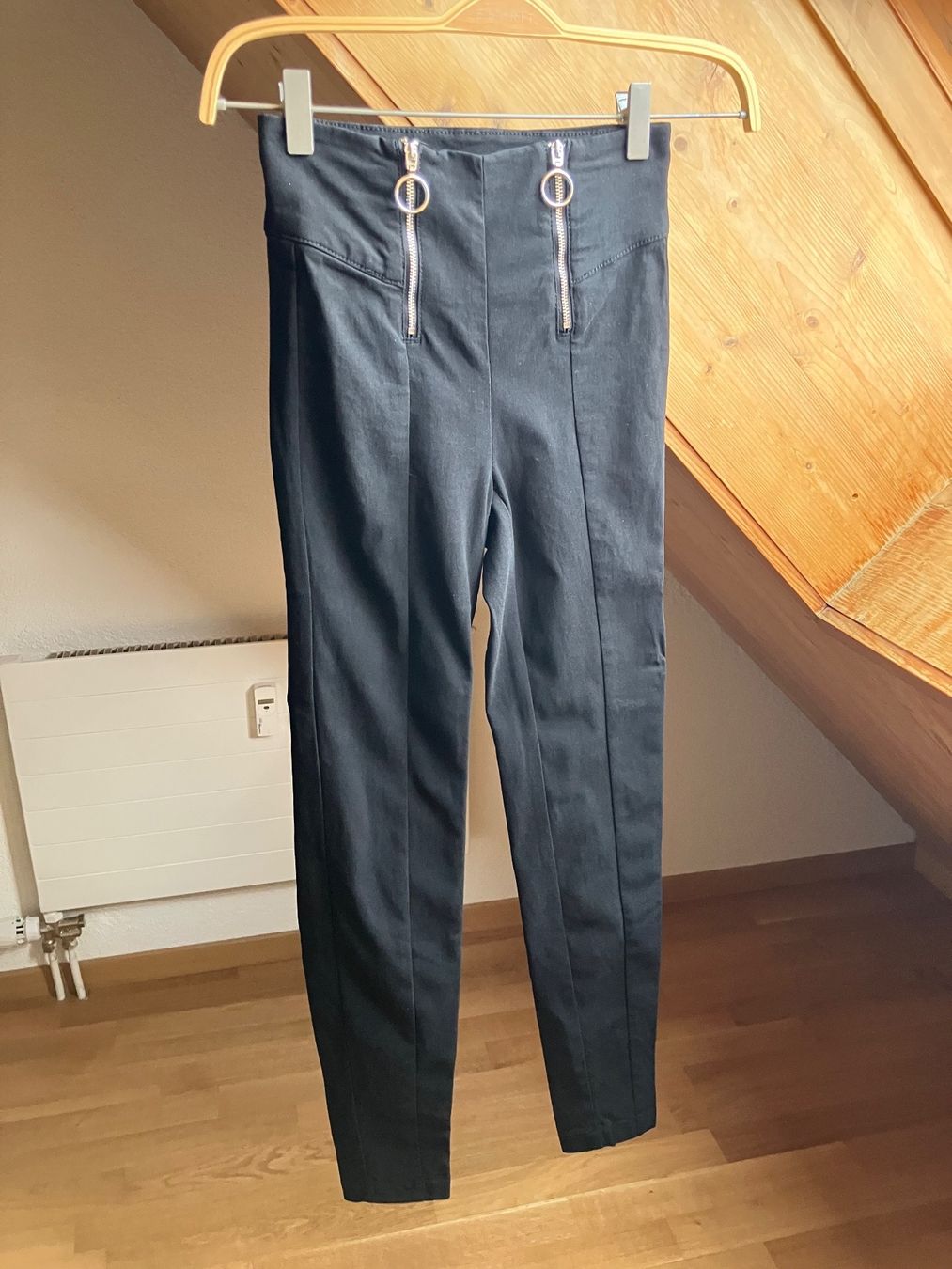 Pantaloni: schwarze Jegging XS – Usato da St. Gallen venduto da andreav.