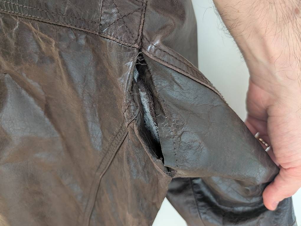 Giacche: Veste en cuir – Usato da Neuchâtel venduto da riv_j7c8 1