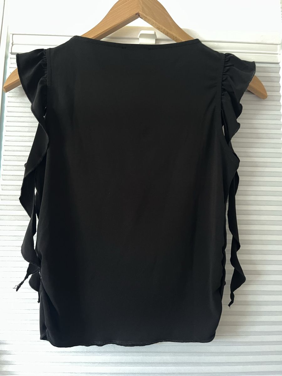 Top: Damen Oberteil schwarz Grösse S mit Rüschen  – Usato da Stadel venduto da Comporta 3