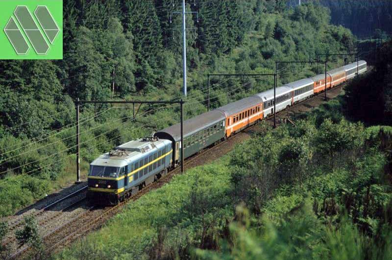 LS Models Modelleisenbahnen: L.S. Models 2103 - 8-tlg. EC96 Iris - Chur-Brüssel - NEU/OVP – Neu und originalverpackt aus Aarau von Uilleannpiper 9