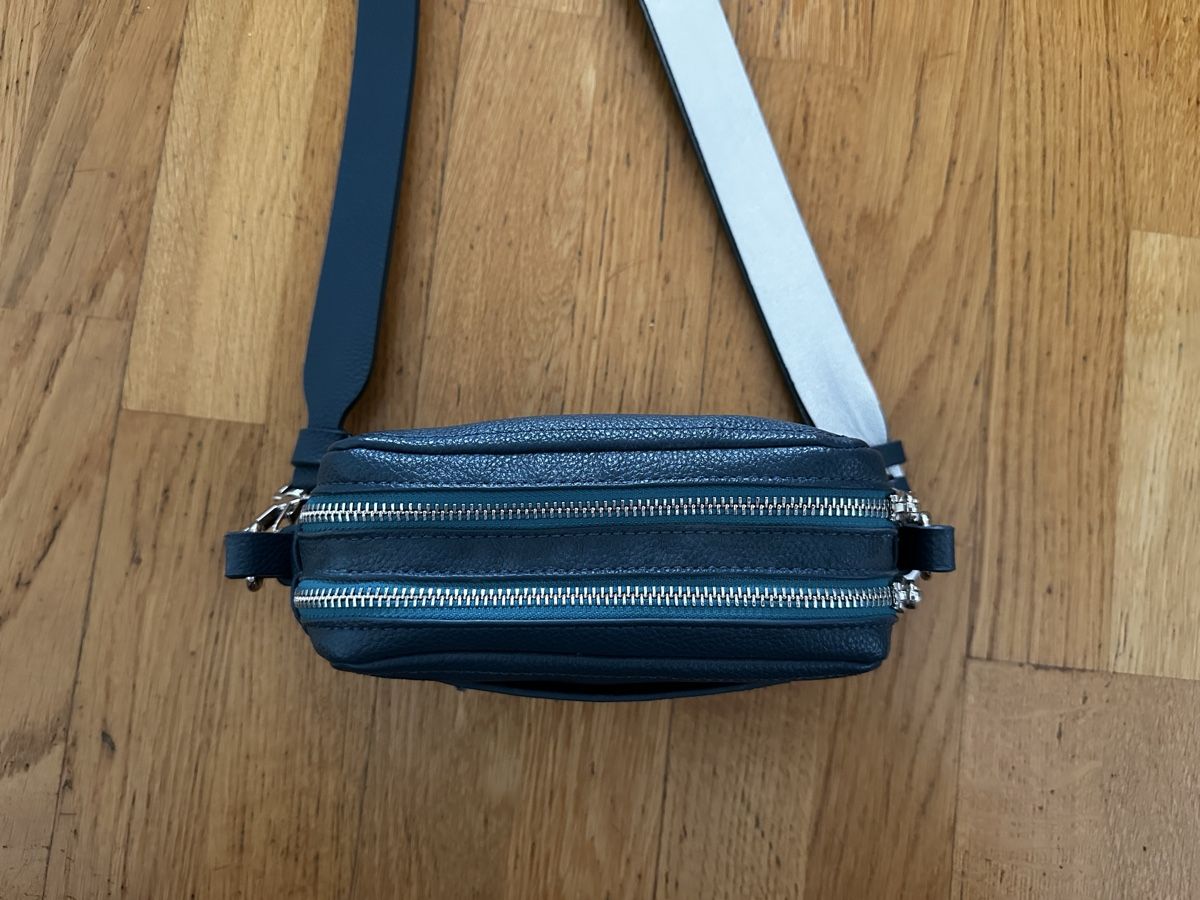 Esprit Taschen für Damen: ONASMALLSHLDR Umhängetasche Esprit – Neu (gemäss Beschreibung) aus Buchs SG von mar_pfp5 2