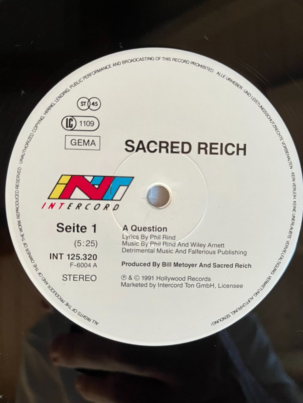 Vinyles: Sacred Reich – A Question vinyl maxi single LP – D'occasion à Effretikon par ChrisLamberger 2