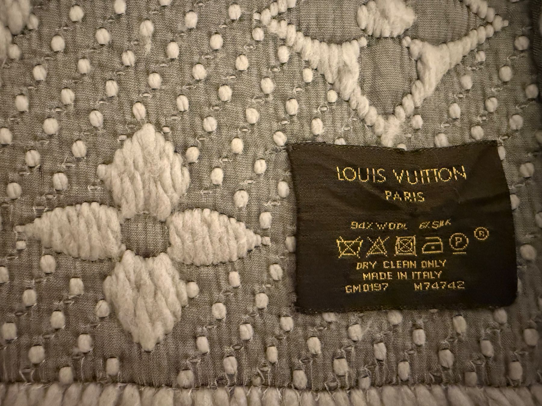 Louis Vuitton Foulard & Sciarpe: Louis Vuitton Schal Logomania – Usato da Embrach venduto da Gsab 2