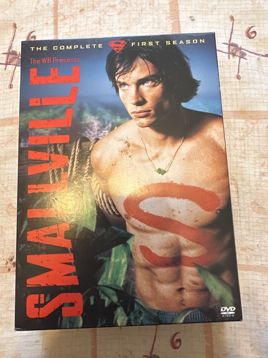Tutti i DVDs: Smallville Staffel 1 DVD Box Set Code 1 Englisch – Usato da Schaffhausen venduto da D-MAC