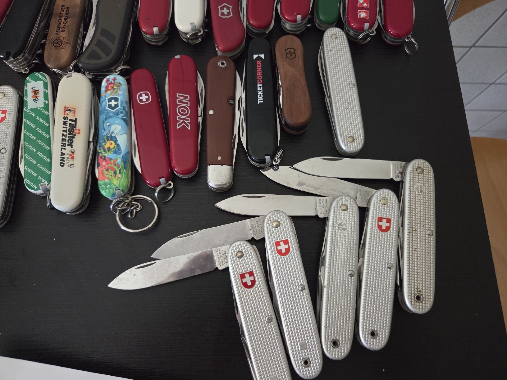 Victorinox Coltelli tascabile: Victorinox/Wenger Messer Konvolut  – Usato da Dietikon venduto da Allegra34 3