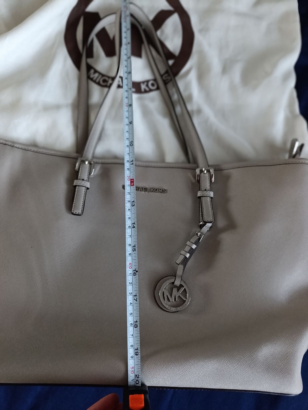 Michael Kors Borse da donna: Michael Kors Bag - Great Condition - Grey – Usato da Zermatt venduto da MrsMrRabbit 7