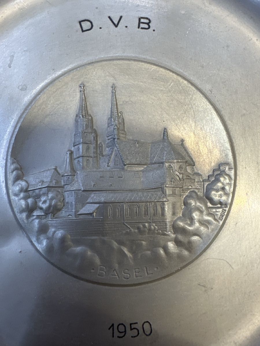 Piatti: Zinn Teller Basel 1950, D.V.B., Durchmesser ca. 20cm. – Usato da Frümsen venduto da Katzen0 2