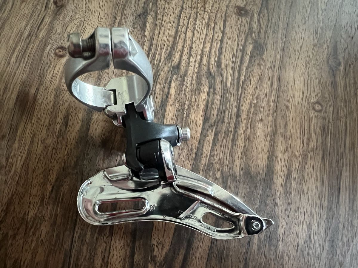 Shimano Pezzi di ricambio: Shimano Deore XT Umwerfer Top Pull FD-M737- Oldschool Yeti – Usato da Münchenstein venduto da Roma156 3