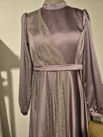 Abendkleid Garize lila mit Strass Grösse 44 neuwertig