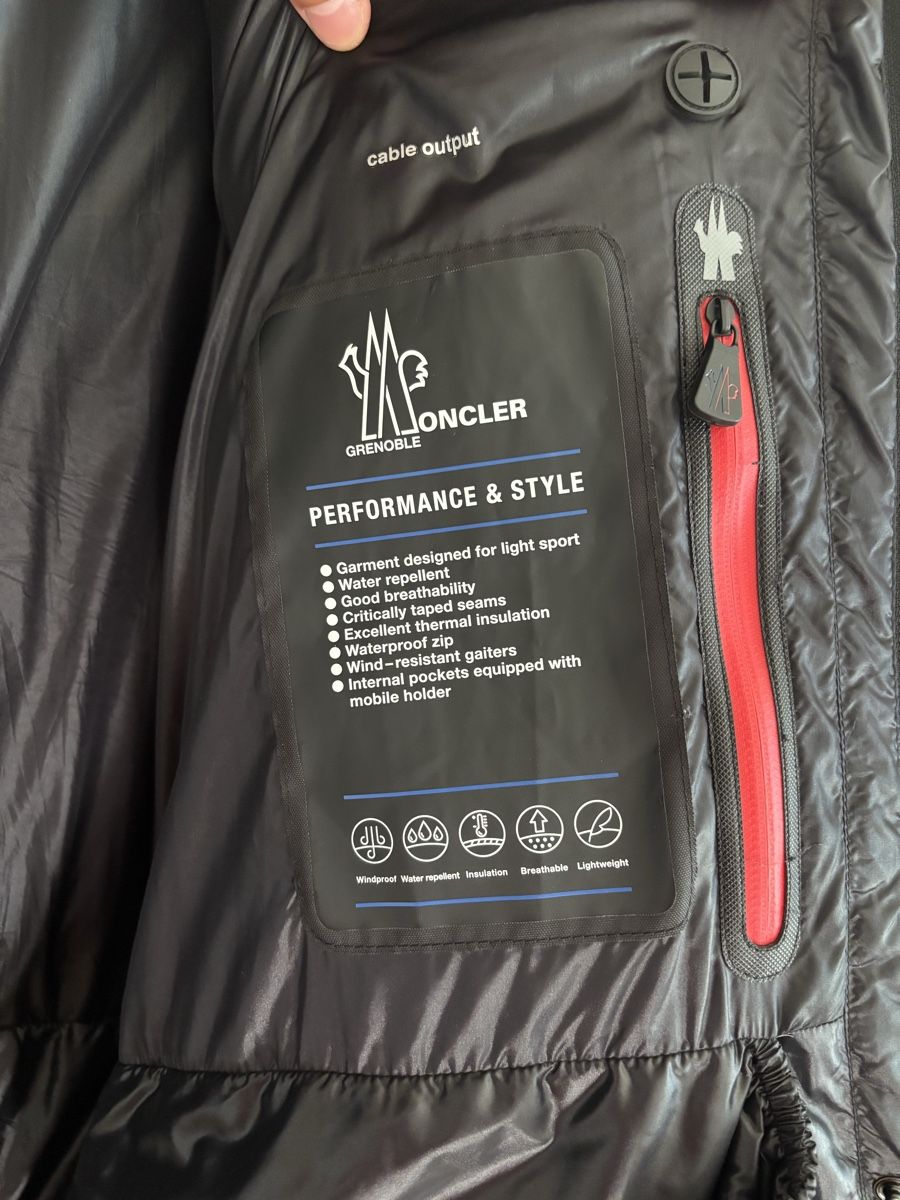 Moncler Giacche: Moncler Ski Jacket – Nuovo (secondo la descrizione) da Genève venduto da Nathanwatchch 3