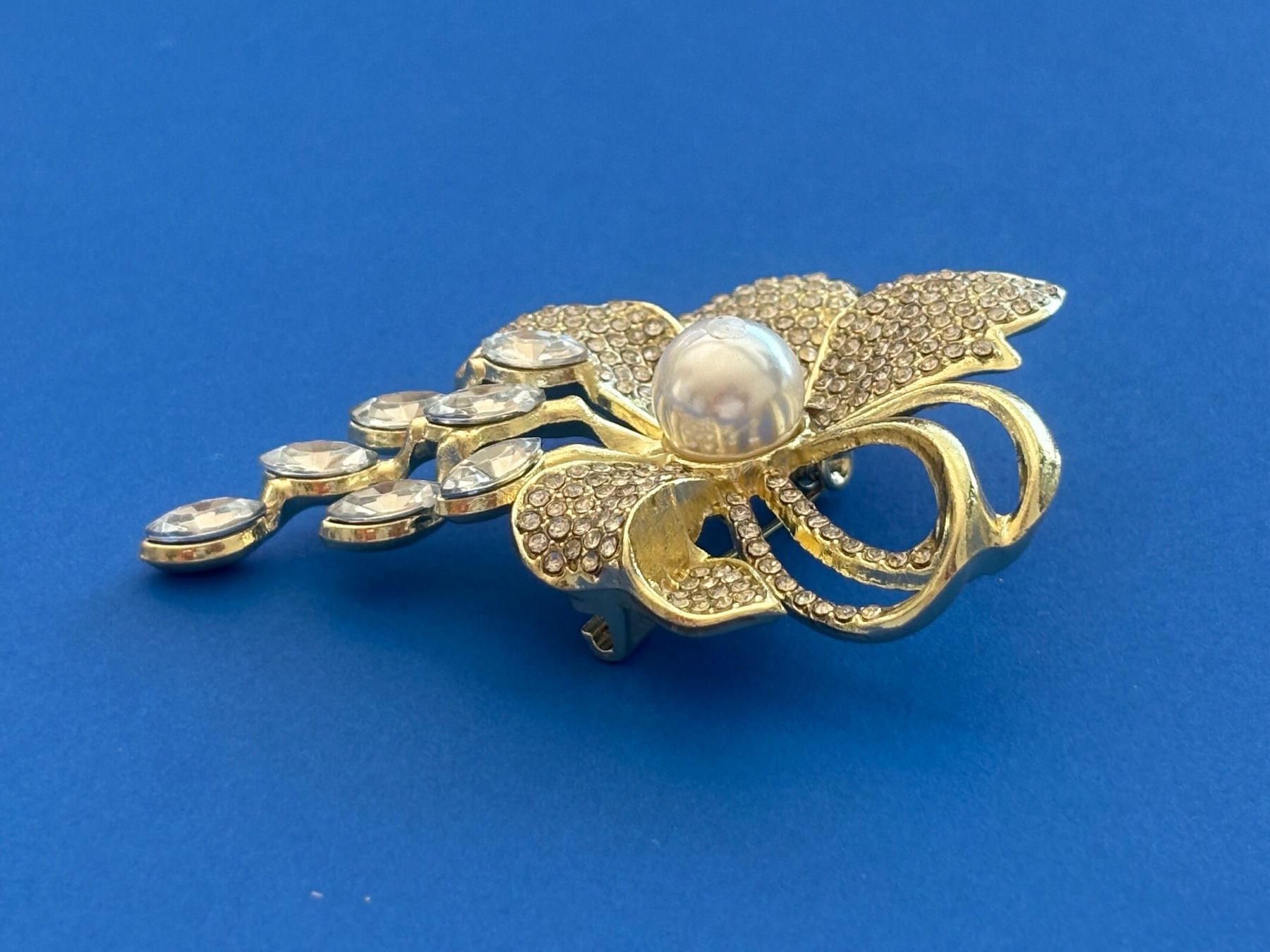 Spille & Fermagli: Luxus Elegante  Brosche mit Kunstperlen Farbe: Gold – Nuovo (secondo la descrizione) da Biel-Bienne venduto da Roserosse13 1