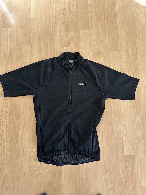 Canottiere & Pantaloni: Gore Wear Trikot Gr. M – Usato da Luzern venduto da Stefr
