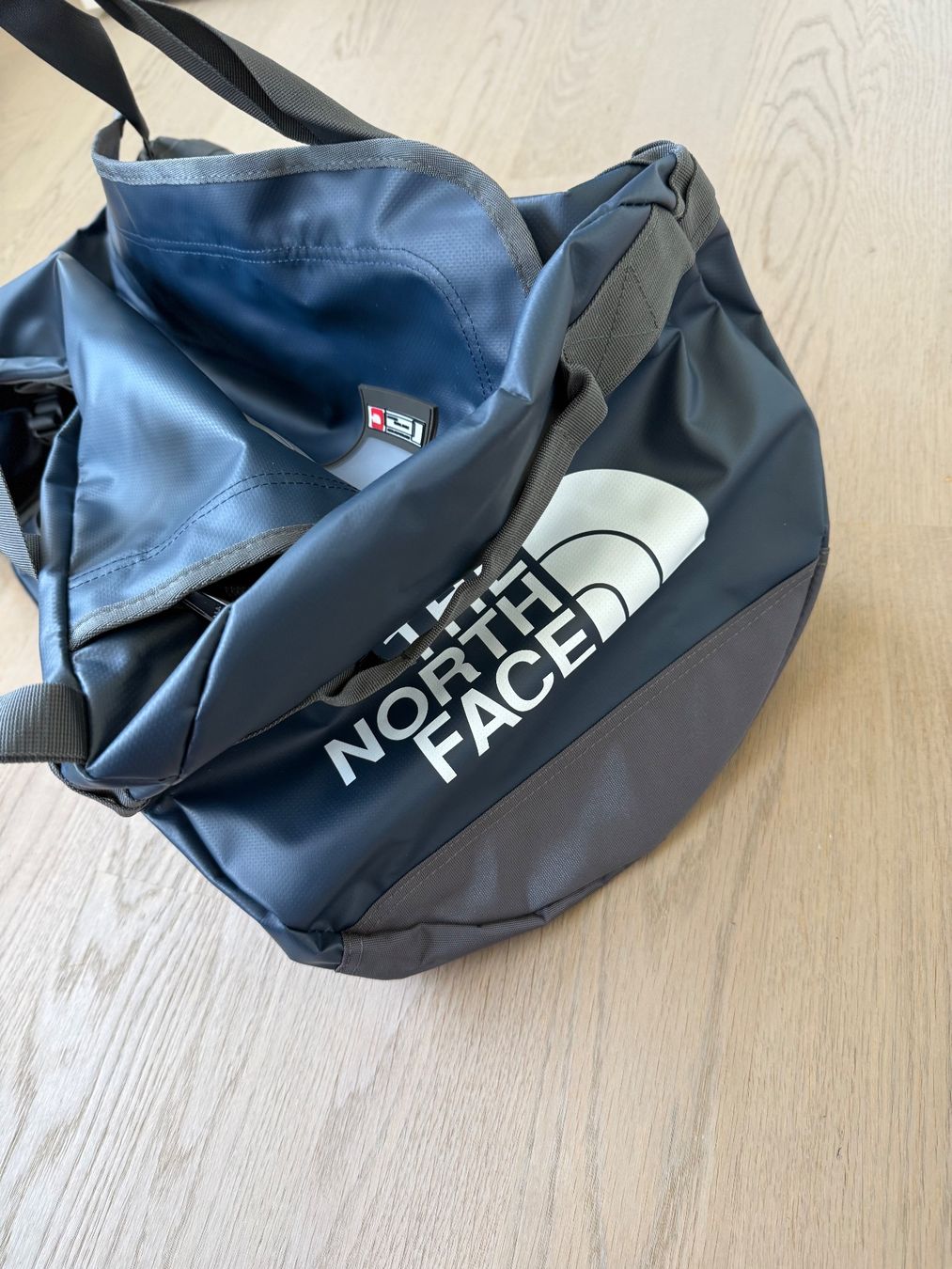 Zaini: neue The Northface Tasche 100 ml – Nuovo (secondo la descrizione) da Allschwil venduto da lor_6cgq 1