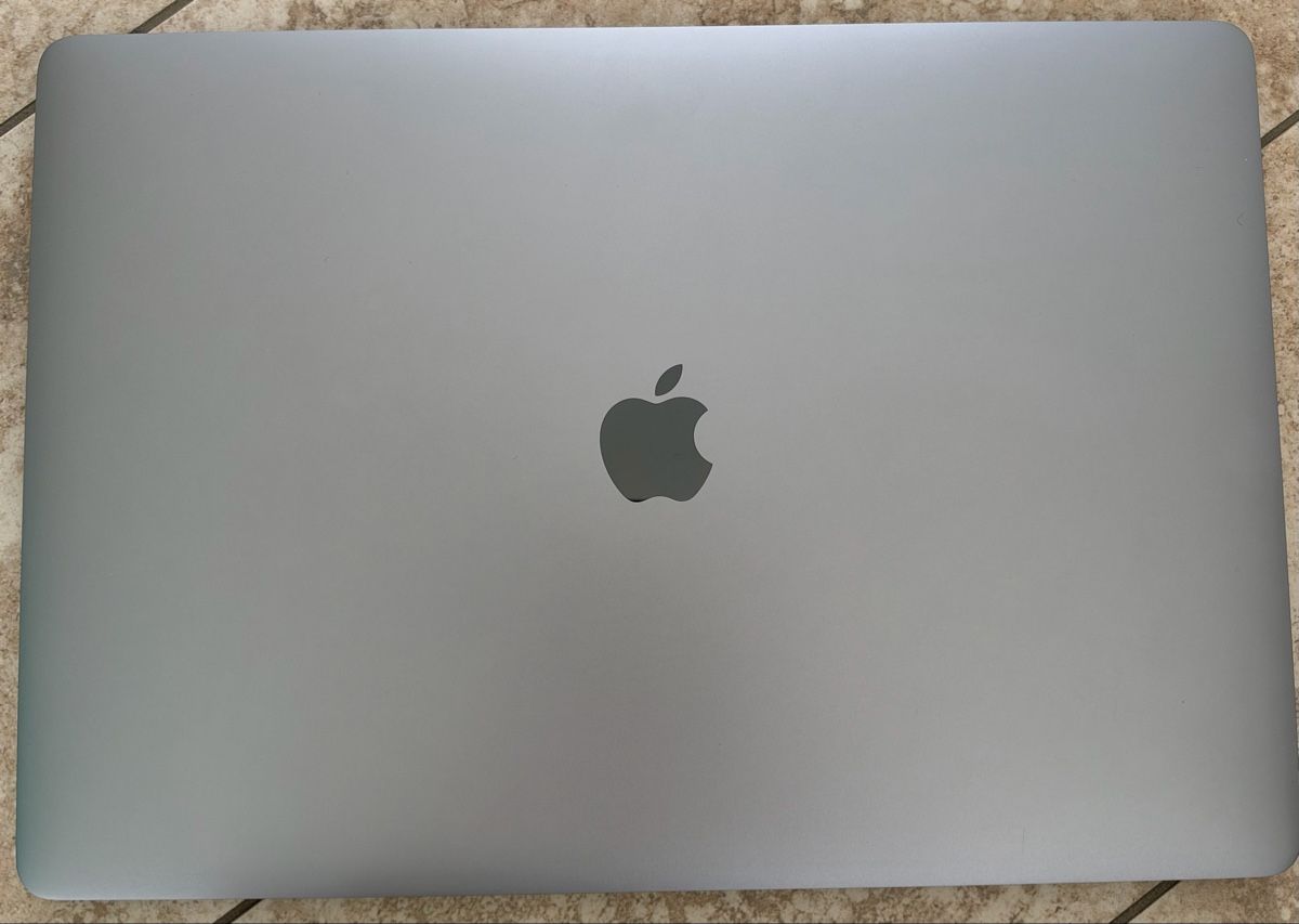Apple Notebooks: Apple MacBook Pro 15" i7 1TB SSD – Gebraucht aus Burgdorf von manusch02