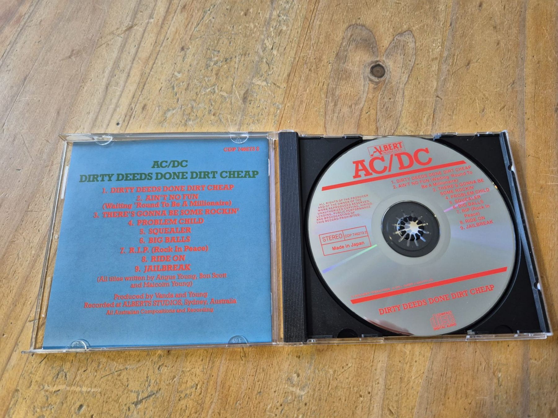 CD: AC/DC - DIRTY DEEDS DONE DIRT CHEAP - AUSTRALIEN CD – Usato da Basel venduto da Patiscat 3