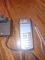 Nokia Mobiltelefon mit Ladegerät gebrauchter Zustand