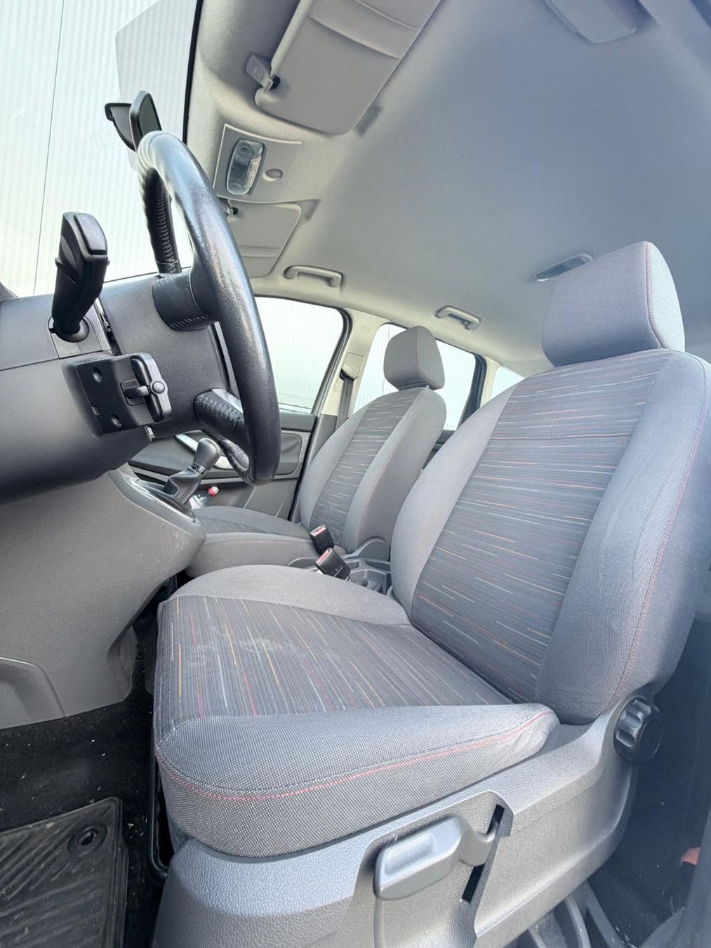 Ford Autos: Ford C-MAX 1.8i – Gebraucht aus Näfels von Aa0123 5