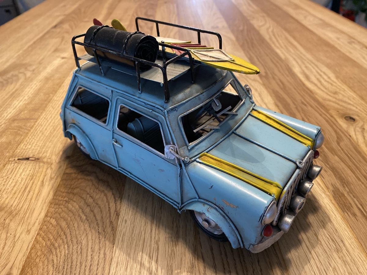 Modellini d'auto: Cooles Mini Oldtimer Deko Auto mit Surfbrett, Vintage Look! – Usato da Kaltenbach venduto da gilgli