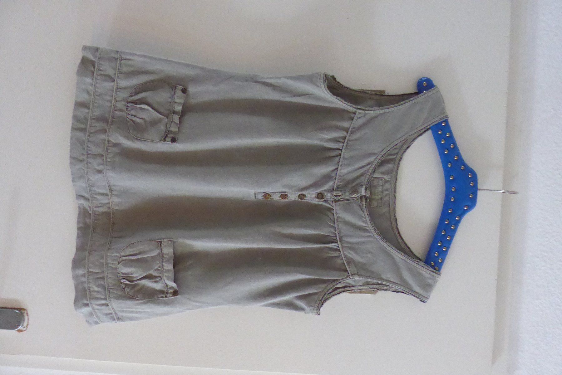 Tops: Oliv farbenes Top Gr 42  CASUAL – Gebraucht aus Sargans von Benziner 2