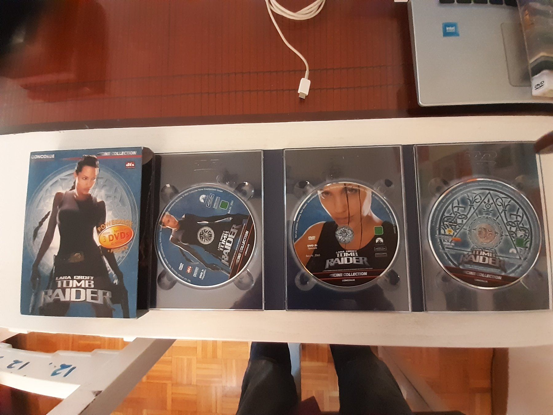 Tutti i DVDs: Lara Croft - Tomb Raider 1 + 2 – Usato da Domat-Ems venduto da nugipuff 2
