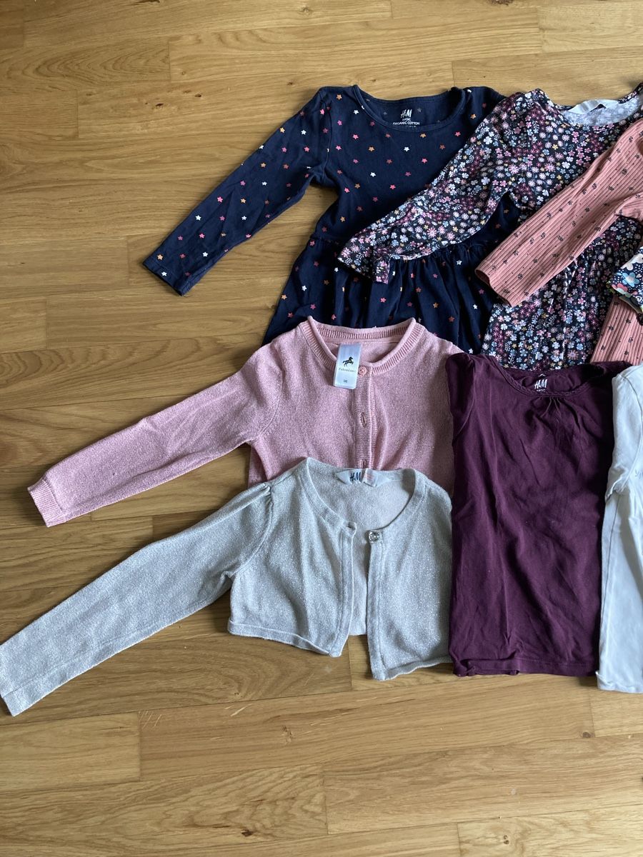 Kleiderpakete & -sets: Mädchen Kleiderset  Grösse 98/104 – Gebraucht aus Staad SG von gab_7dr9 1