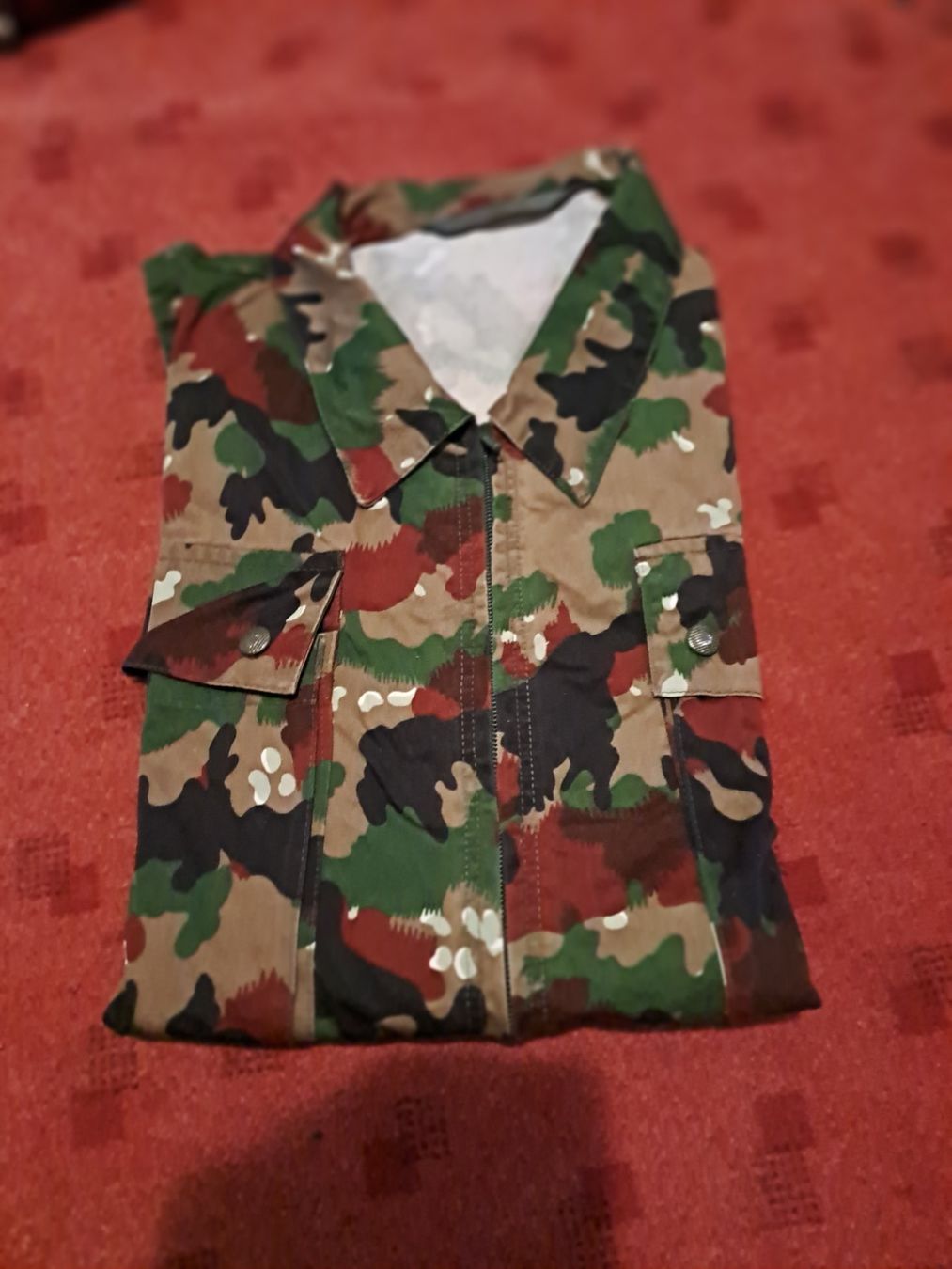 Schweizer Armee Uniformen: Tarnjacke 83, Grösse 56 , Neuwertig – Gebraucht aus St.Gallen von Infanteriewerk