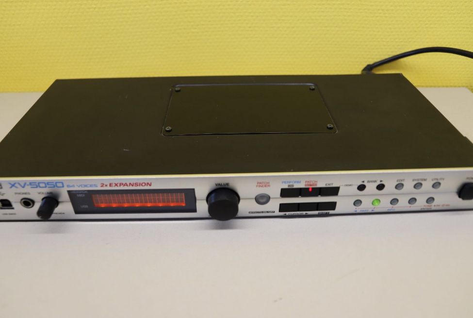 Roland Strumenti musicali: Roland XV-5050 – Usato da Genève venduto da lor_lt2h