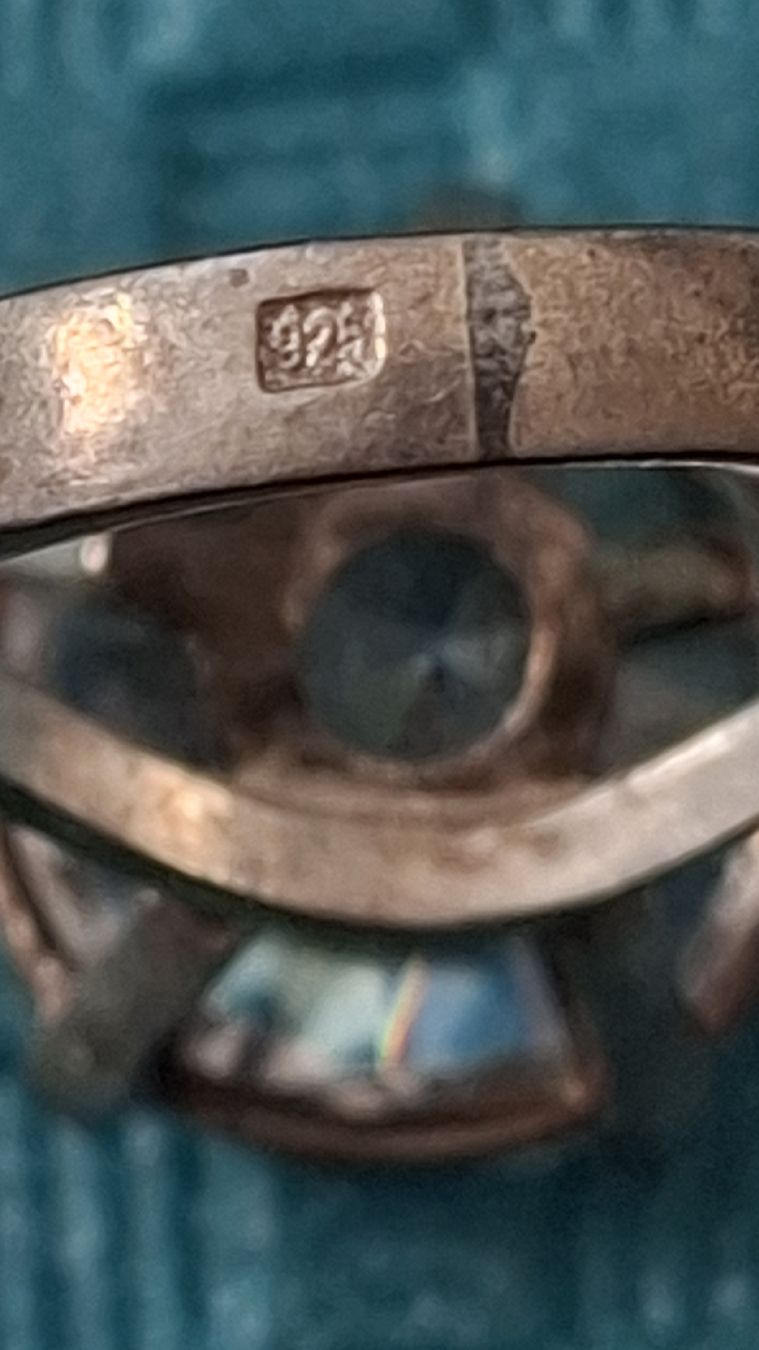 Anelli: Funkelnder Ring mit grossem Stein, 925 Silber – Usato da Rotkreuz venduto da PrelovedPicks 3