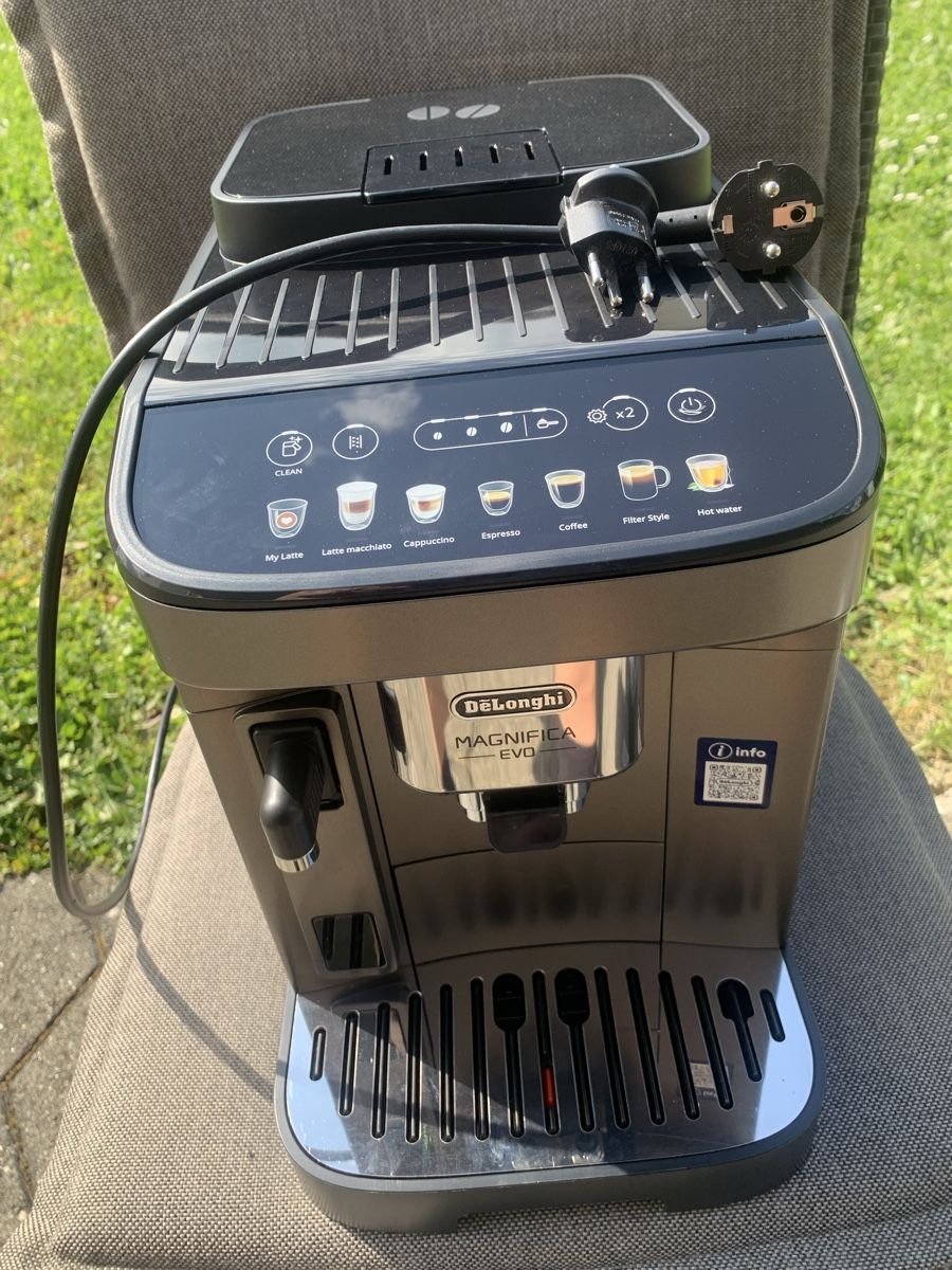 De'Longhi Macchine per caffè & Macchine per espresso: Delonghi Magnifica Evo NEU ! – Nuovo (secondo la descrizione) da Staufen venduto da Bilancia06 2