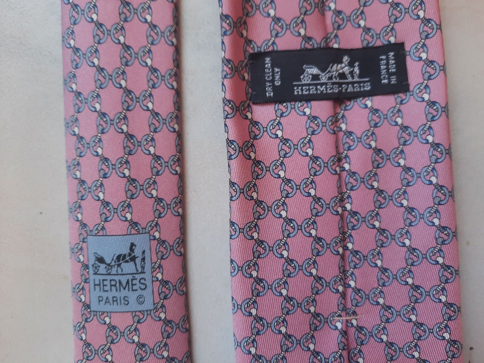 Hermès Krawatten: HERMES, CRAVATE, en SOIE – Gebraucht aus Le Locle von marylise01 1