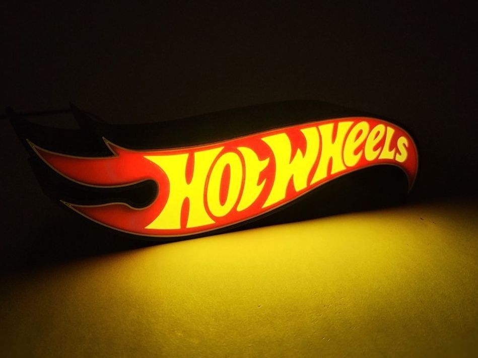 Hot Wheels Modellini d'auto: Magnifique logo HotWheels avec éclairage LED intégré – Nuovo (secondo la descrizione) da Le Crêt-p-Semsales venduto da mamy360